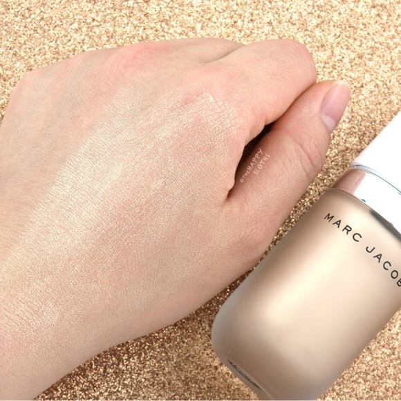 Marc Jacobs Dew You Dew Drops coconut gel highlighter - Picture 6 of 6